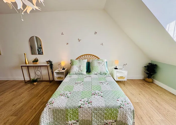 Vaste Au Coeur De דירה